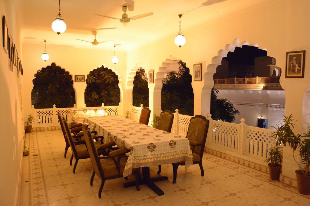 Heritage Khandwa Haveli Hotel Jaipur Buitenkant foto